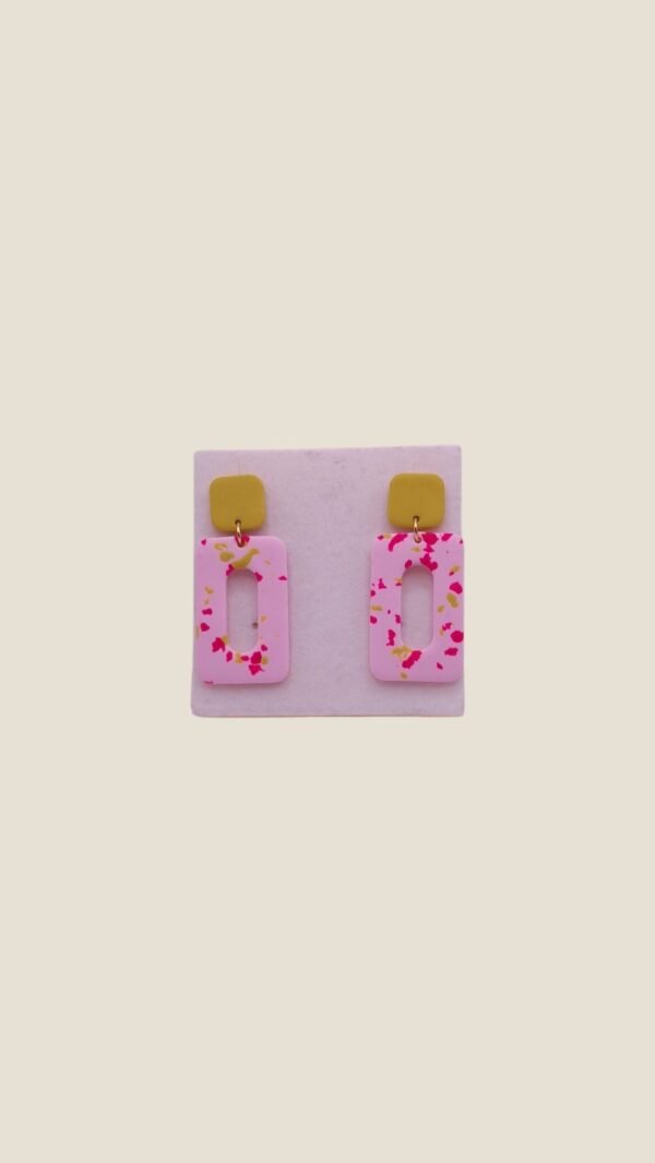 IMG-a8e6cdd68cfbbf3685ea06fd04048588-V Blush Frame