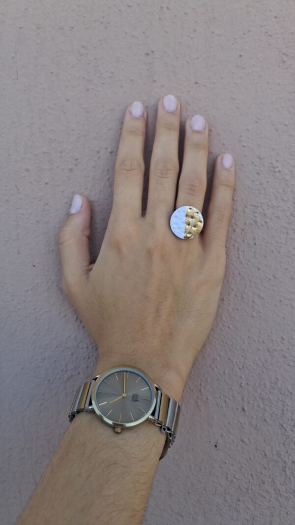 IMG-898505b562f897d7afca202f1e9216ce-V Luna Ring
